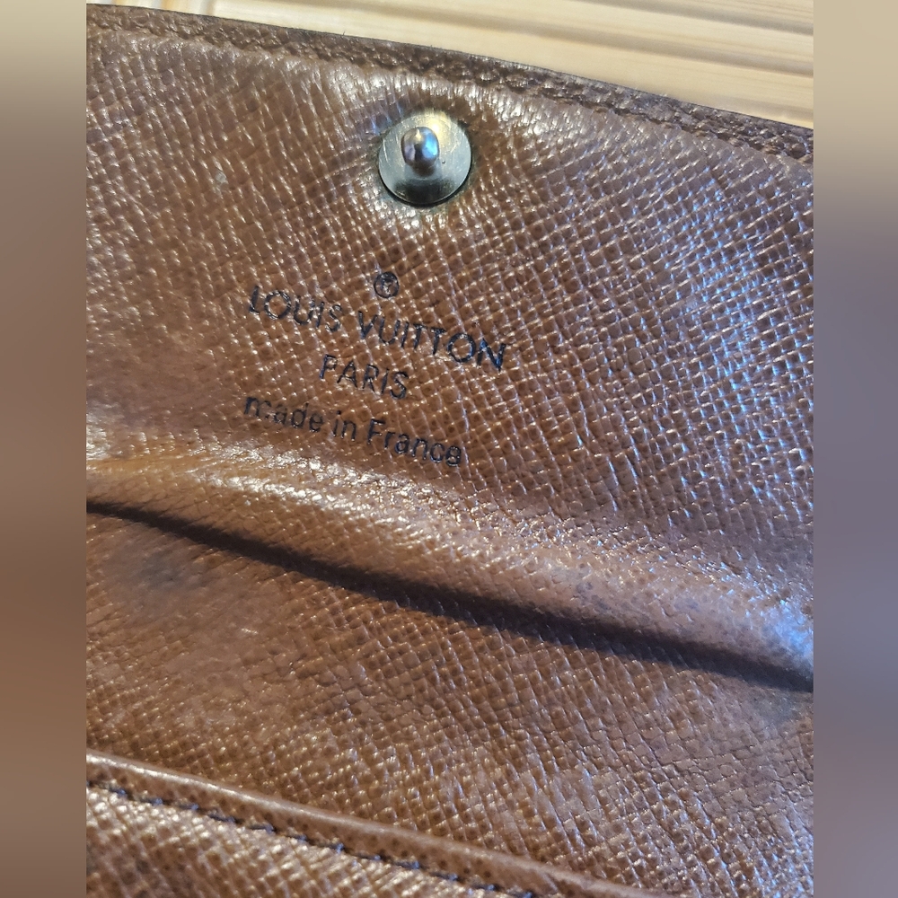 LV 6 Key Holder - Picture 15 of 16